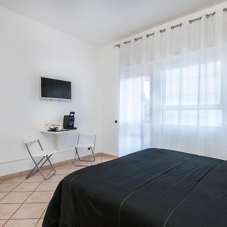 Travelershome 7Metri Guesthouse Ciampino Exterior foto