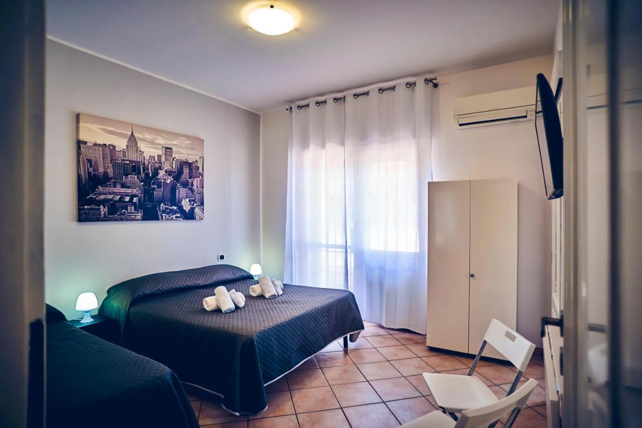 Travelershome 7Metri Guesthouse Ciampino Exterior foto