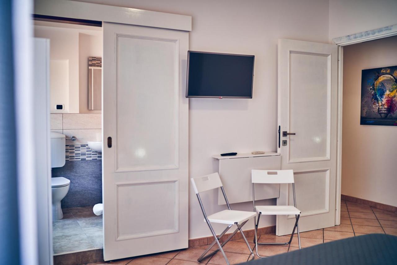 Travelershome 7Metri Guesthouse Ciampino Exterior foto