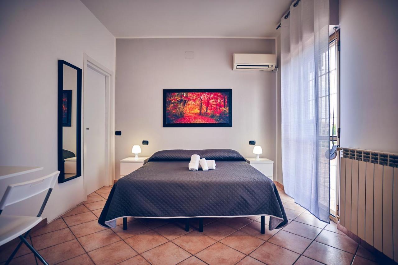 Travelershome 7Metri Guesthouse Ciampino Exterior foto