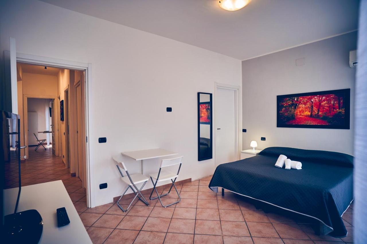Travelershome 7Metri Guesthouse Ciampino Exterior foto