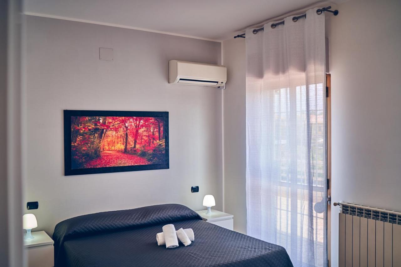 Travelershome 7Metri Guesthouse Ciampino Exterior foto