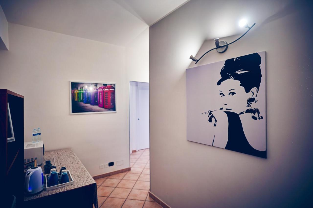 Travelershome 7Metri Guesthouse Ciampino Exterior foto