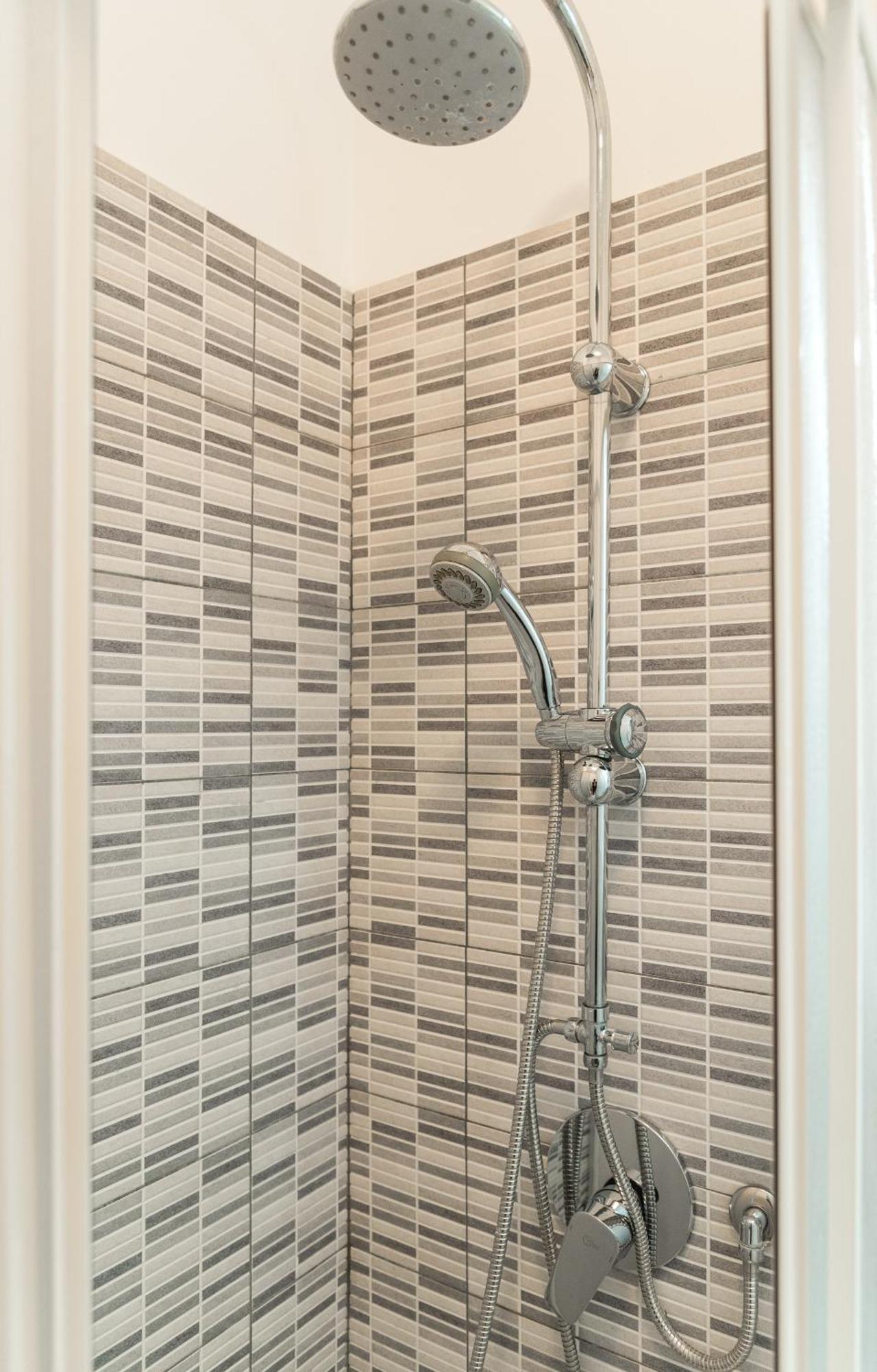 Travelershome 7Metri Guesthouse Ciampino Exterior foto