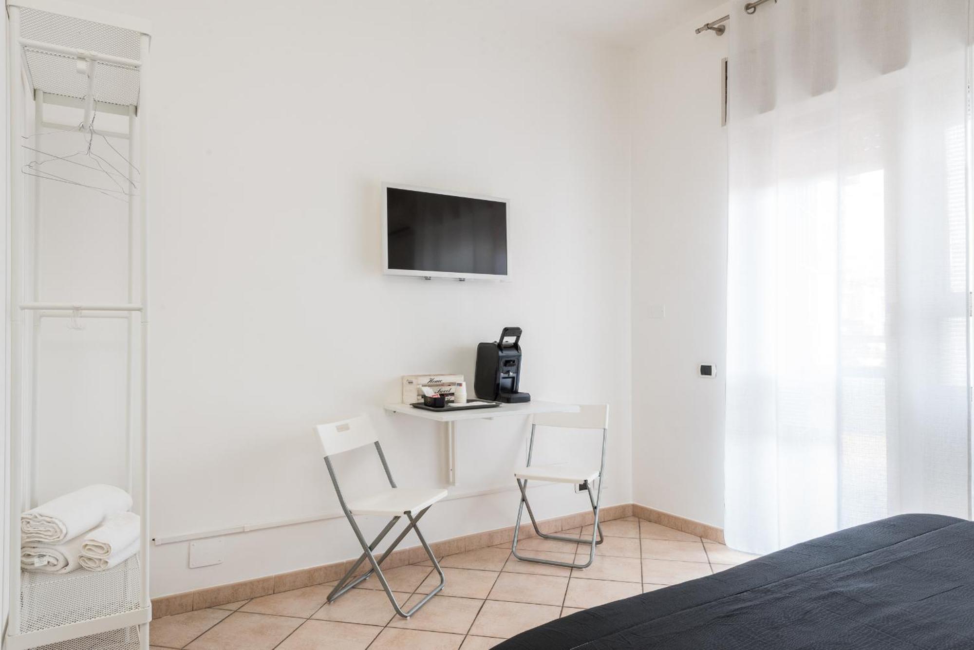 Travelershome 7Metri Guesthouse Ciampino Exterior foto